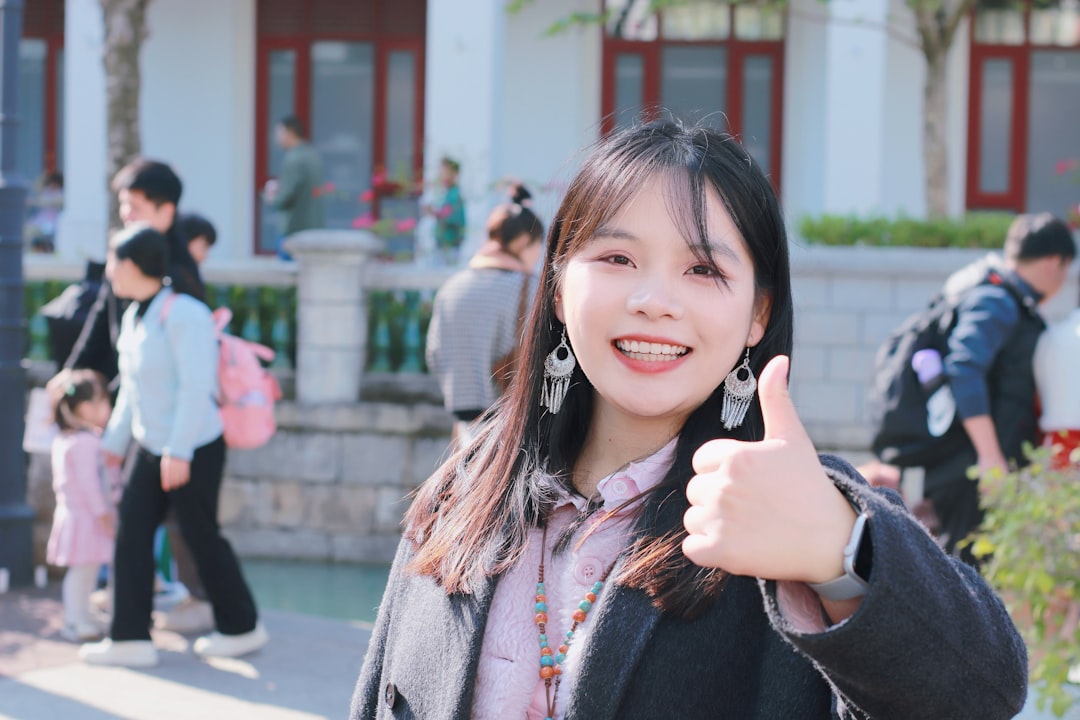 자신감 넘치는 행복한 아이의 모습